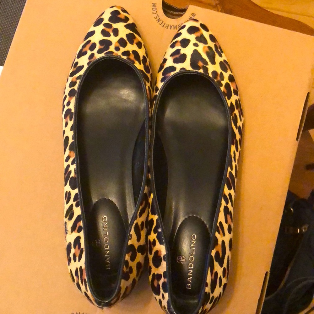 Bandolino Leopard skin shoes.
